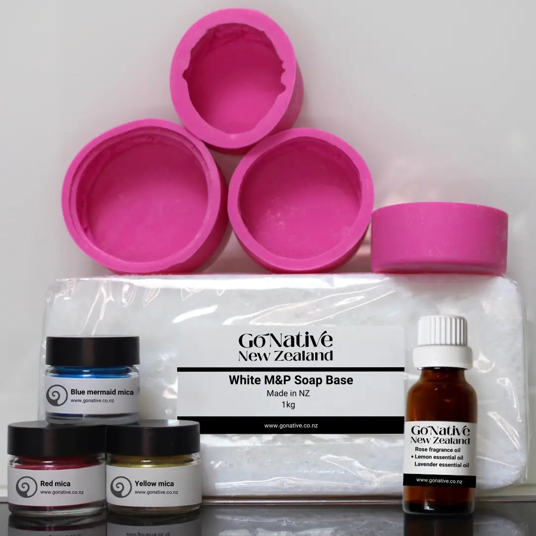 Melt & pour soapmaking KIT - Round w/ flower edges